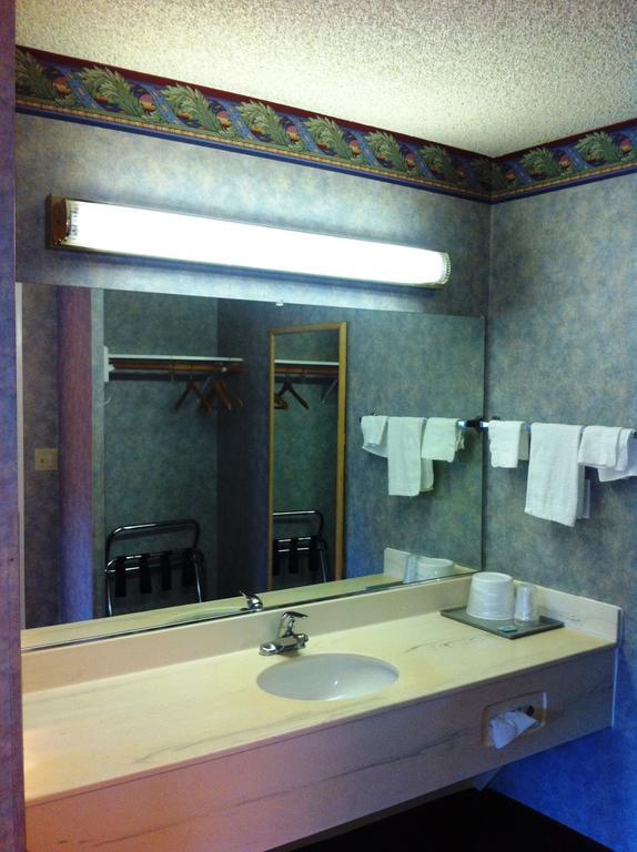 Civic Center Inn Santa Ana Room photo